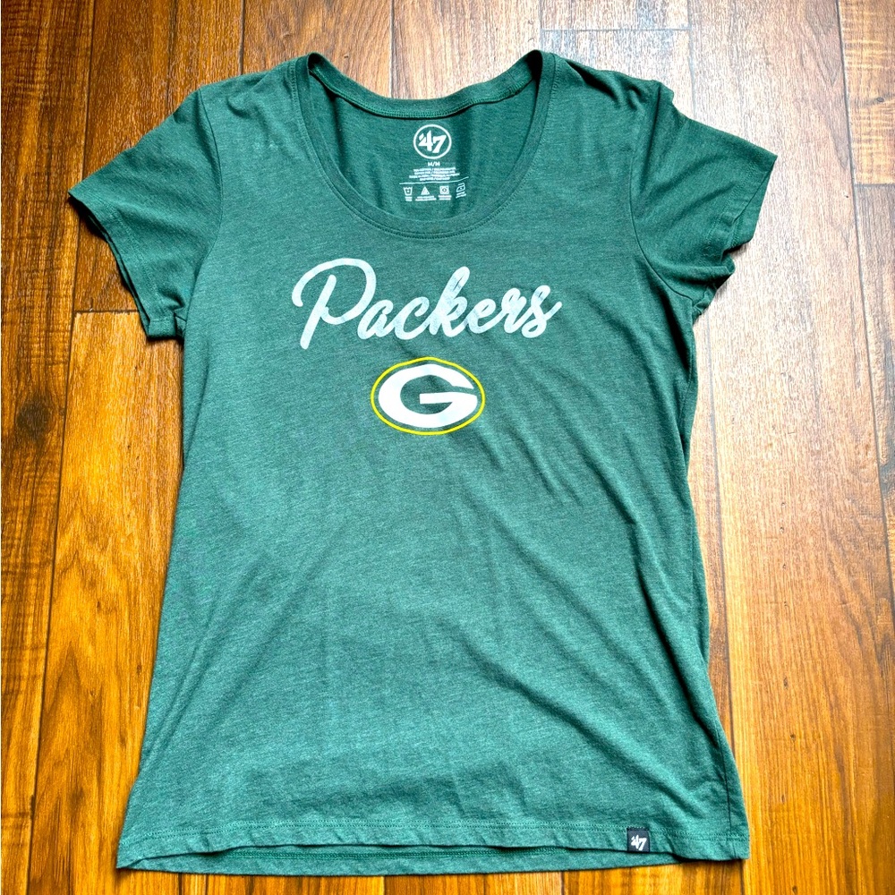 47 Brand * Green Bay Packers Woman Tee * Size Medium NEW Like Condition.